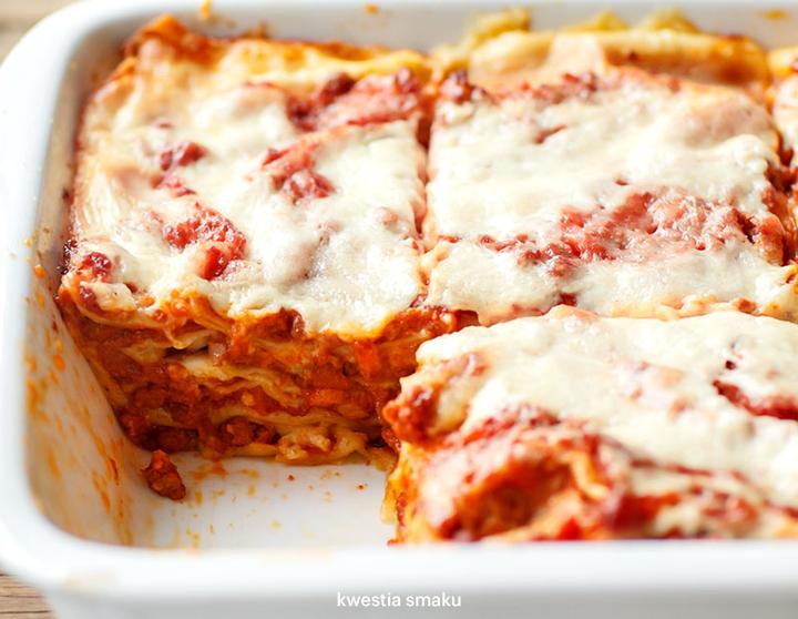 Jak właściwie piec lasagne? Oto idealna temperatura!