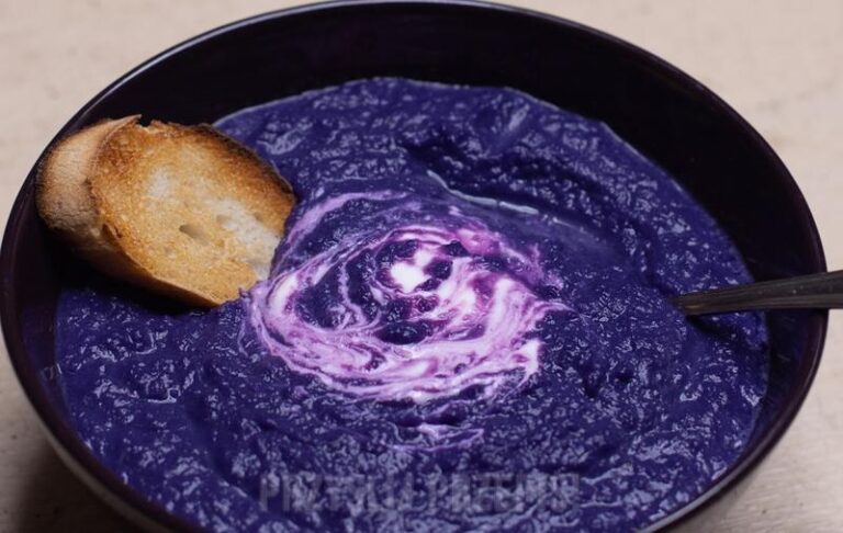 Jakimi przyprawami wzbogacić czerwoną kapustę na ciepło?