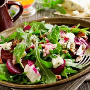 Pyszne sałatki, które urozmaicą Twoją dietę