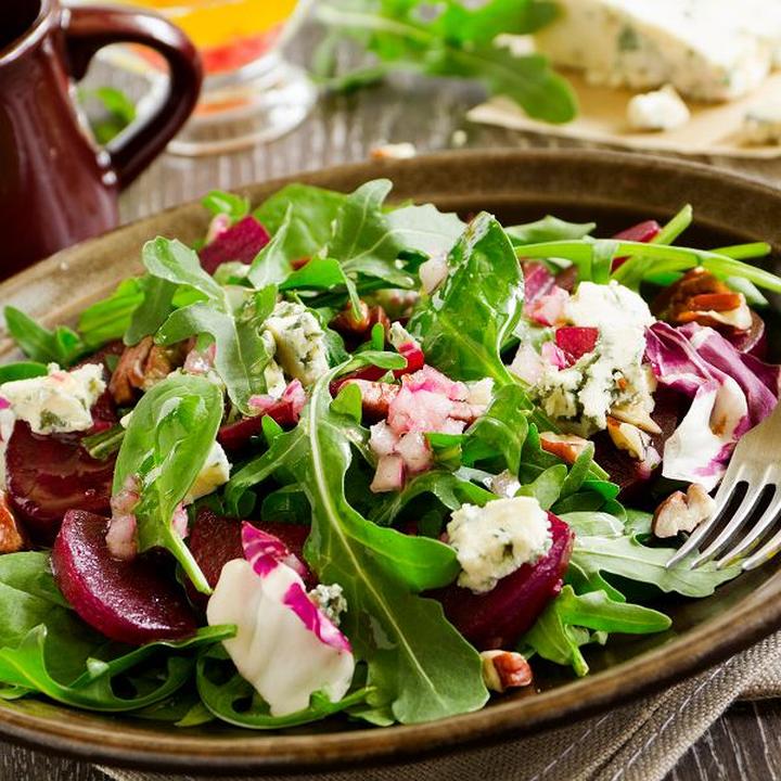 Pyszne sałatki, które urozmaicą Twoją dietę