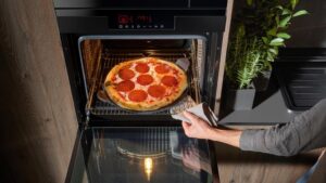 Idealna temperatura do pieczenia pizzy – klucz do perfekcyjnego smaku!