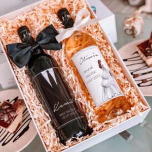 Jak kreatywnie podarować pieniądze na ślub i uszczęśliwić nowożeńców?