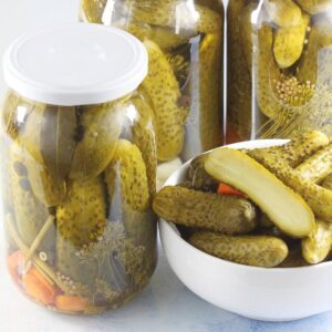 Sekrety idealnych ogórków konserwowych – jak długo je gotować?