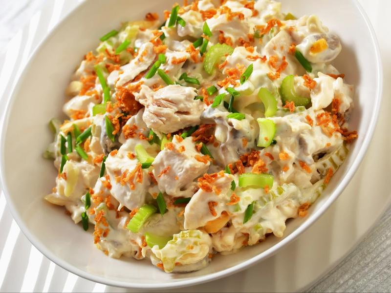 Składniki do sałatek z kurczakiem