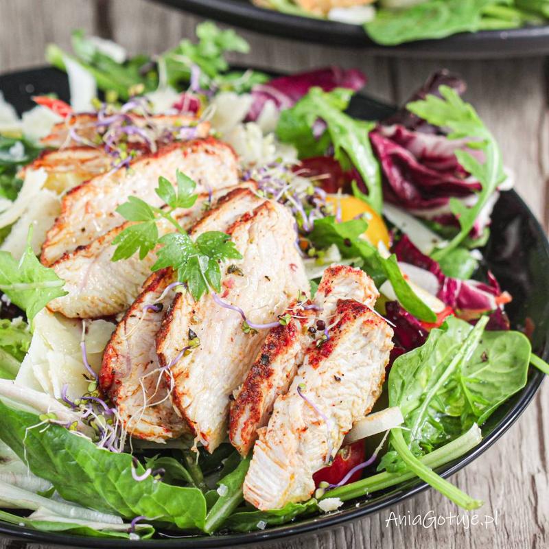 Zdrowe sałatki z kurczakiem