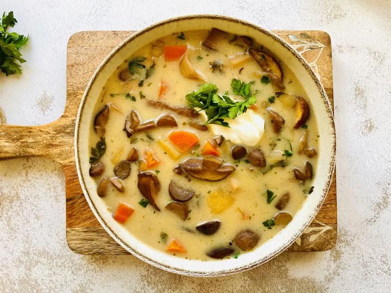 Zupa grzybowa z wołowiną i wieprzowiną