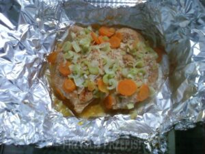 Idealny kurczak z folii aluminiowej – jak długo piec, by zachwycić smakiem?