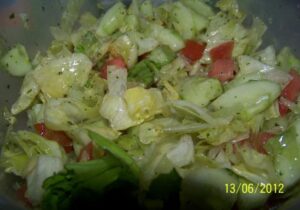 Pomysły na wyjątkowe sałatki do kurczaka, które zachwycą Twoje podniebienie