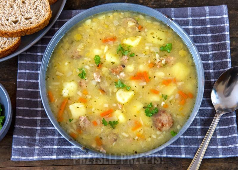 Zagęszczanie zupy mąką – idealne proporcje dla doskonałego smaku