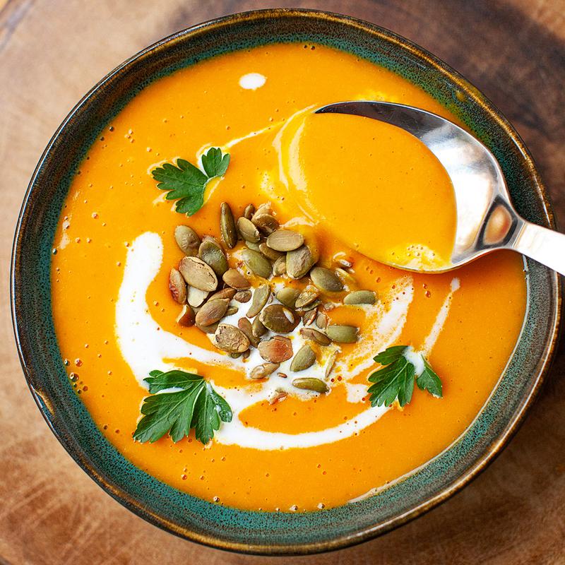 Odkryj sekrety idealnej zupy dyniowej krem – jakie przyprawy dodać?